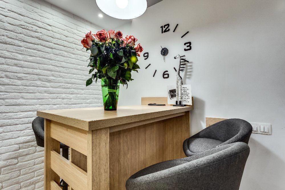 The Cube Rooms Lviv Exterior foto
